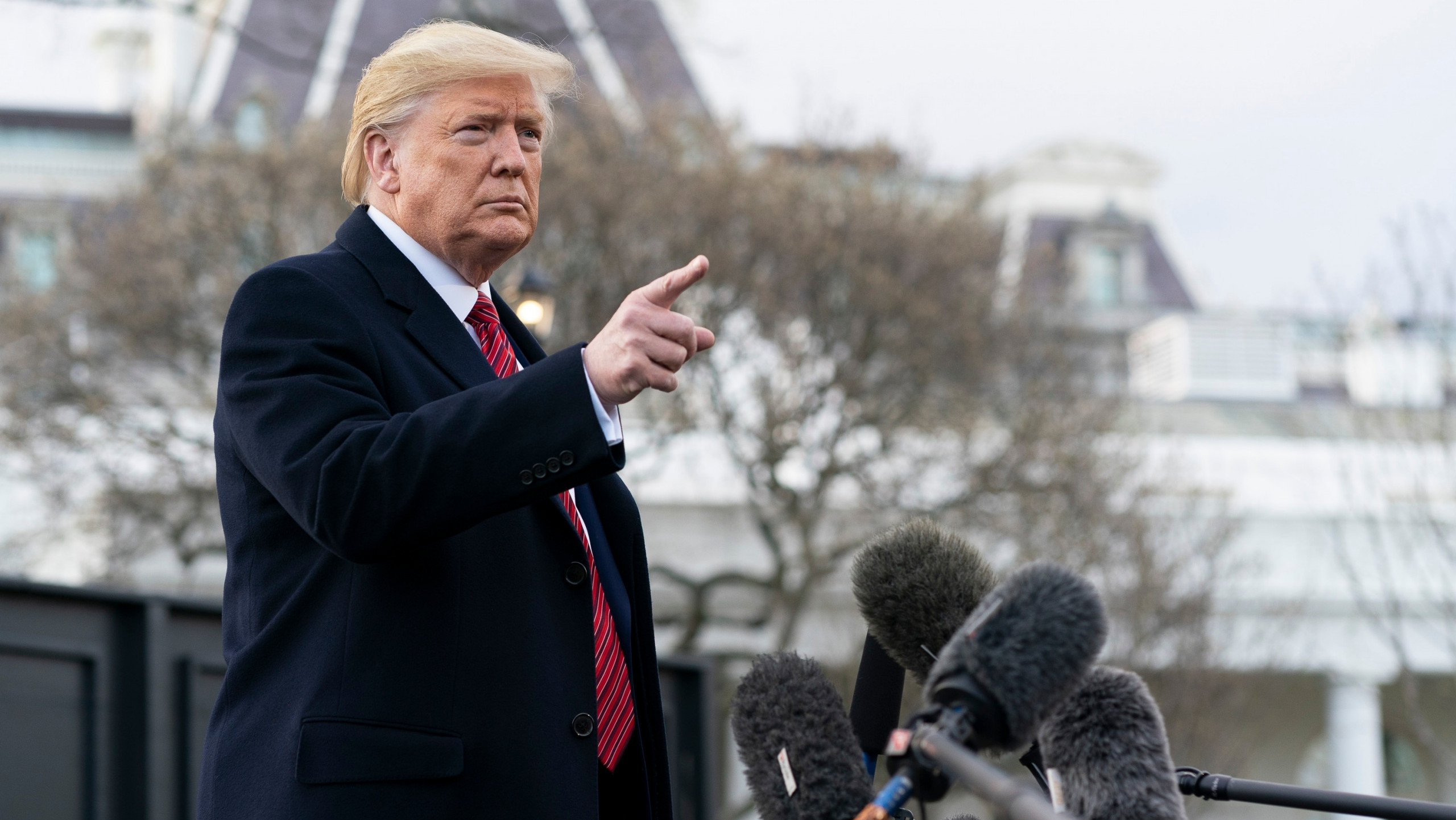 Trump quer evitar alta na conta de luz causada por data centers de IA